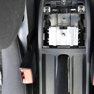 [HOW-TO][6R][Interieur]-Originele-vw-armsteun-installeren-afb8web