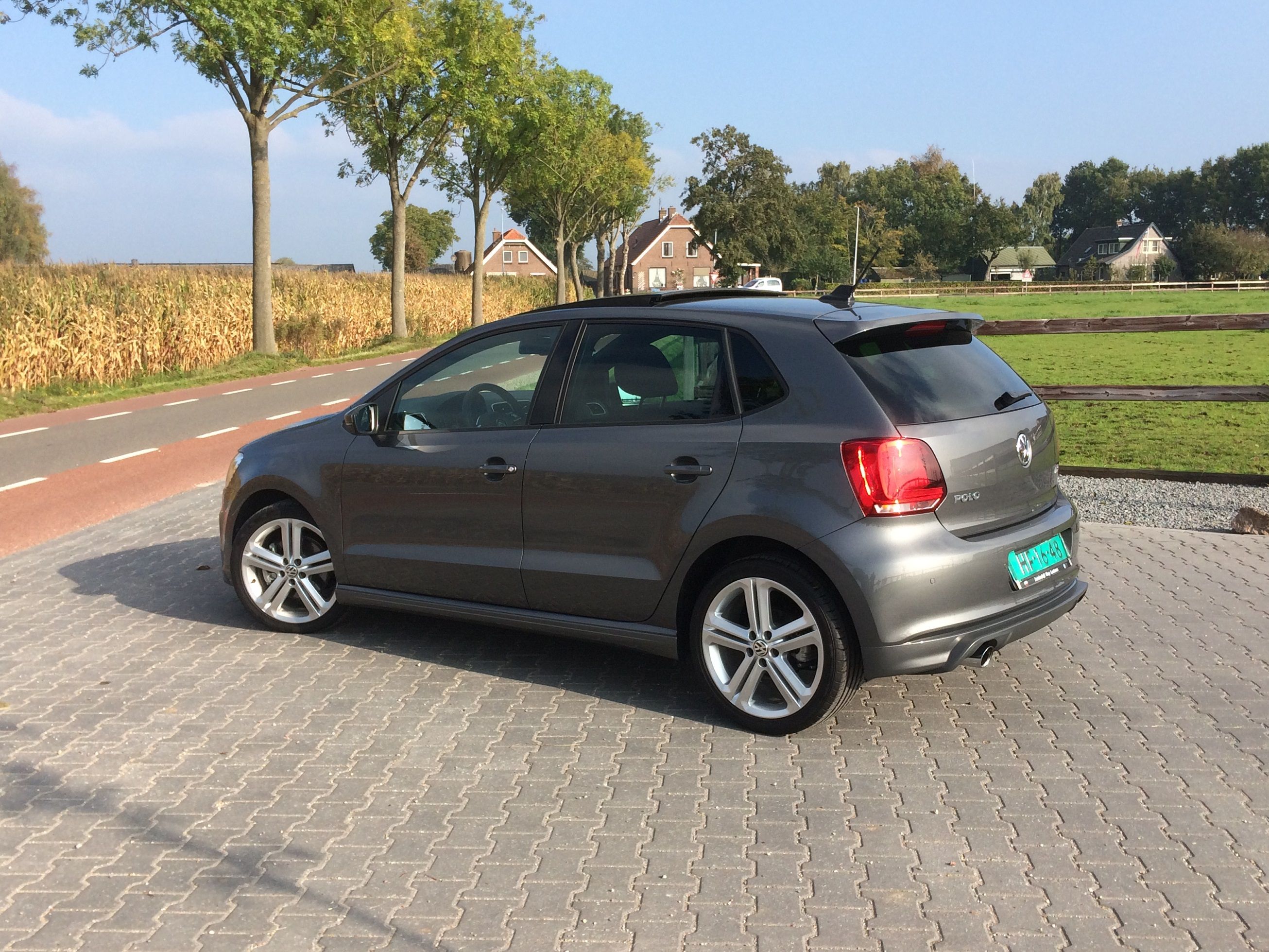 Volkswagen Polo R-line Pepper Grey.